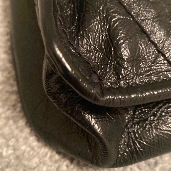 YSL Medium Saint Laurent crinkle calf Flap bag - Picture 4 of 15